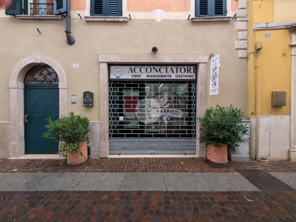 negozio in affitto a Montichiari in zona Rò