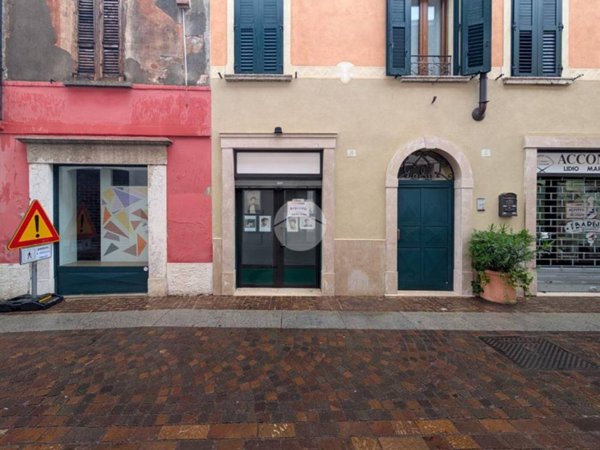 negozio in affitto a Montichiari in zona Rò