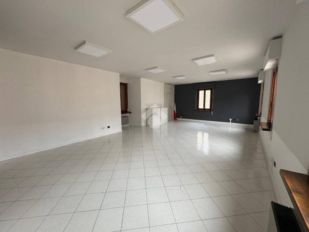 ufficio in affitto a Montichiari in zona Centro Storico