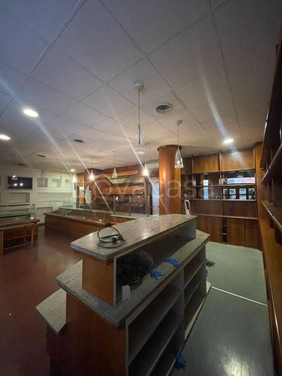 negozio in affitto a Montichiari in zona Centro Storico