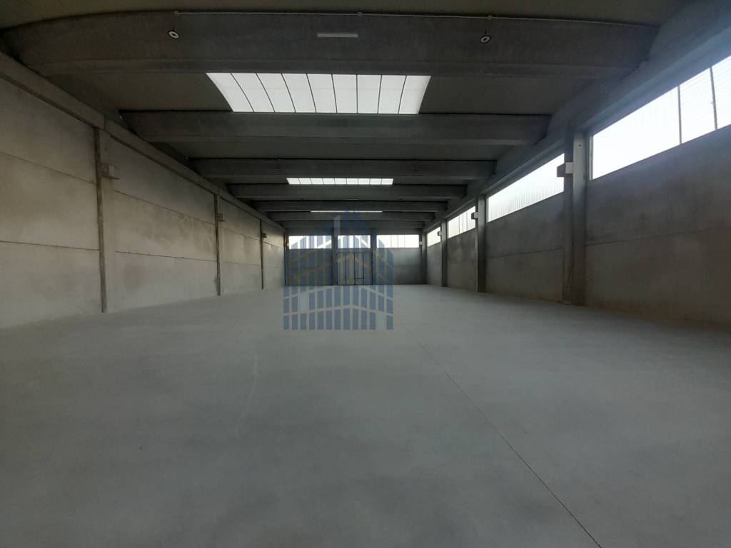 locale commerciale in affitto a Montichiari in zona Fascia D'oro