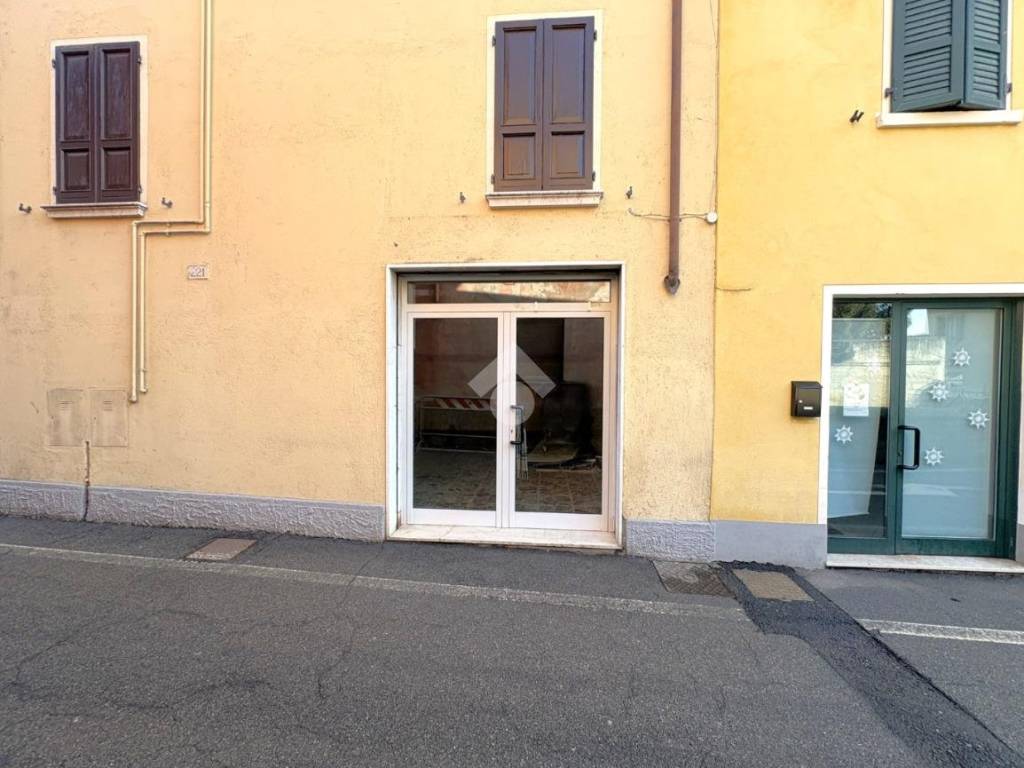 locale di sgombero in affitto a Montichiari in zona Rò