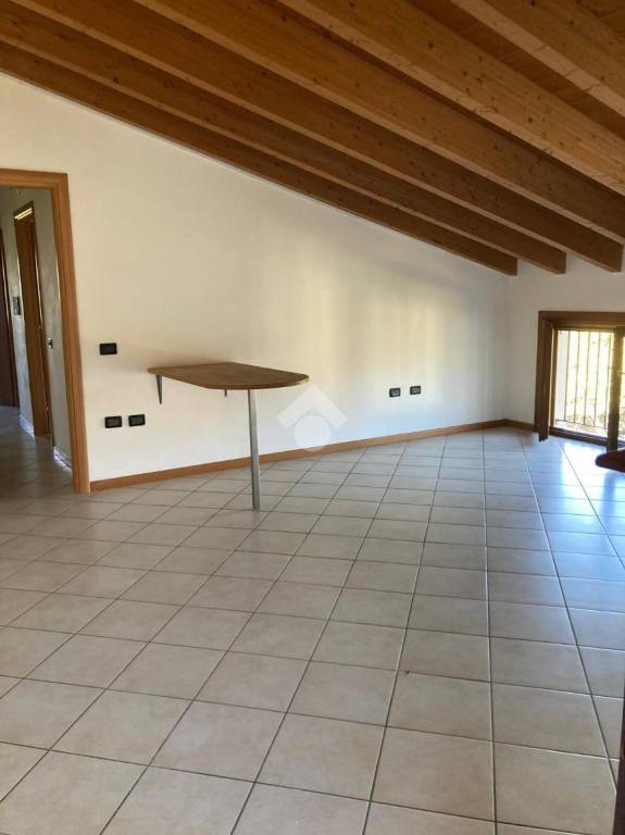 appartamento in affitto a Montichiari in zona Vighizzolo