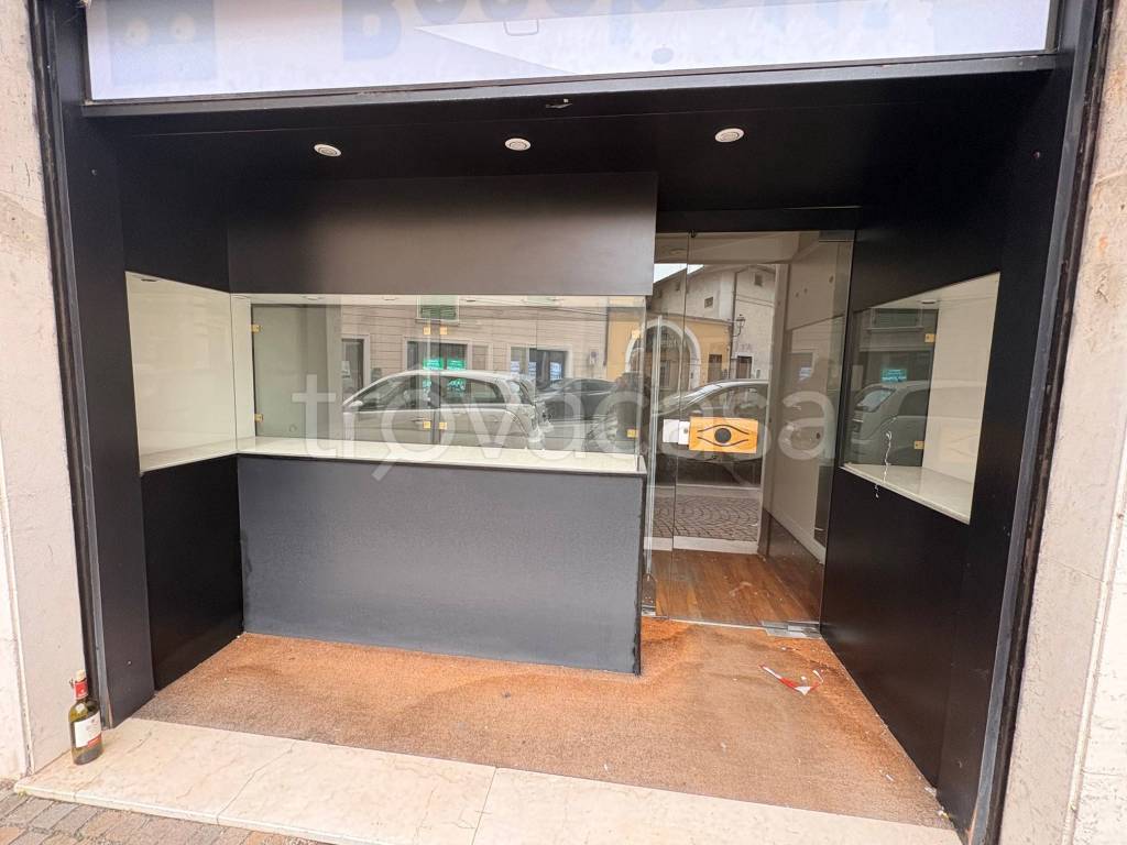 negozio in affitto a Montichiari