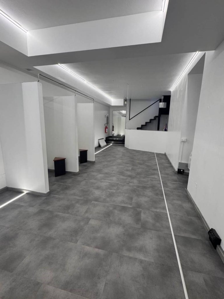 negozio in affitto a Montichiari in zona Rò