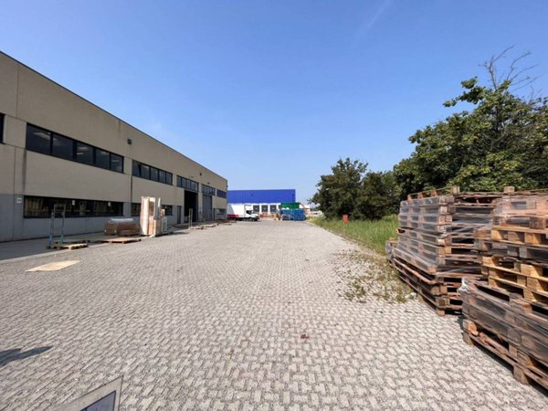 capannone in affitto a Montichiari in zona Fascia D'oro