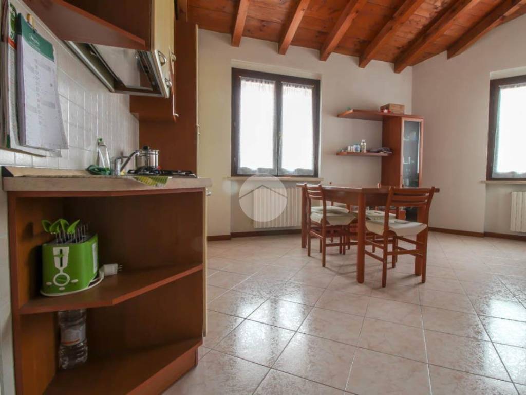 appartamento in affitto a Montichiari in zona Rò