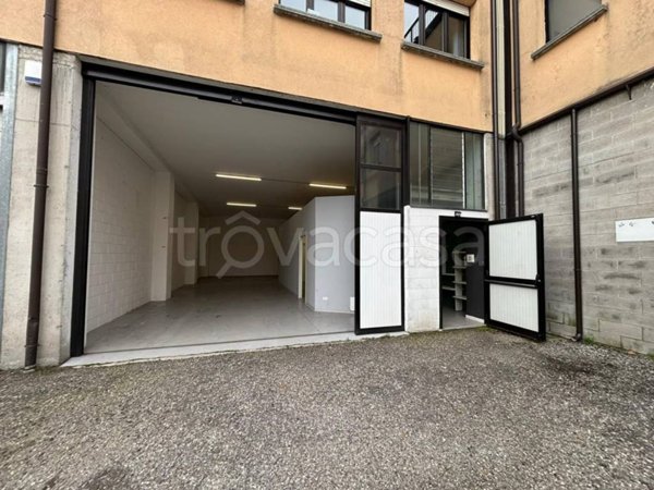 locale commerciale in affitto a Montichiari