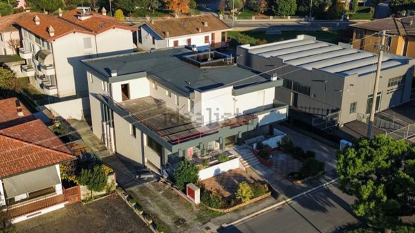 locale commerciale in affitto a Montichiari