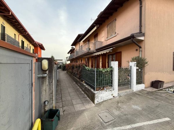 appartamento in affitto a Montichiari in zona Rò