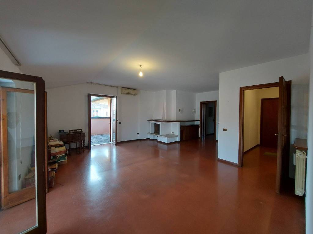 appartamento in affitto a Montichiari in zona Rò