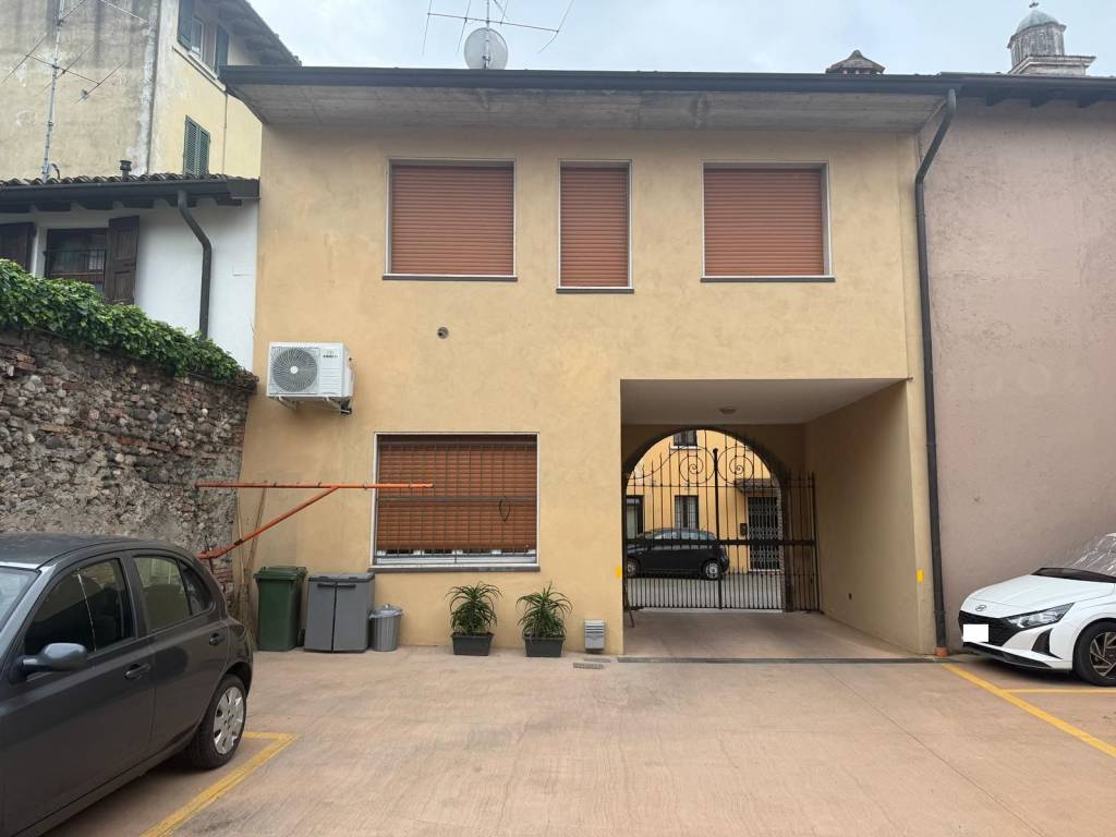 casa indipendente in affitto a Montichiari in zona Rò