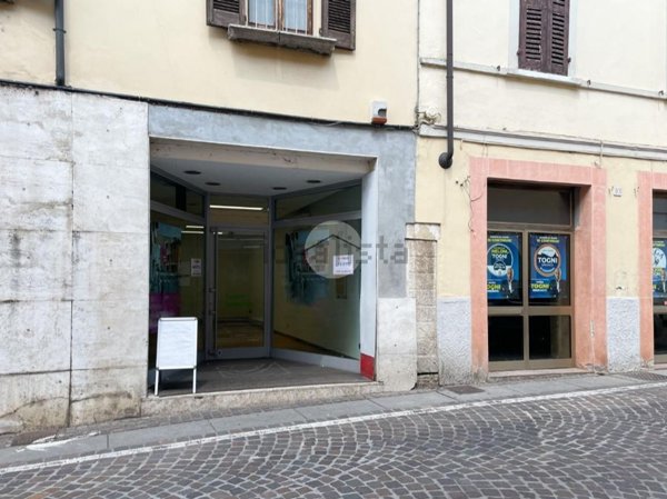locale commerciale in affitto a Montichiari in zona Centro Storico