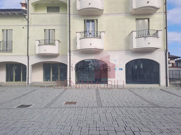 locale commerciale in affitto a Montirone