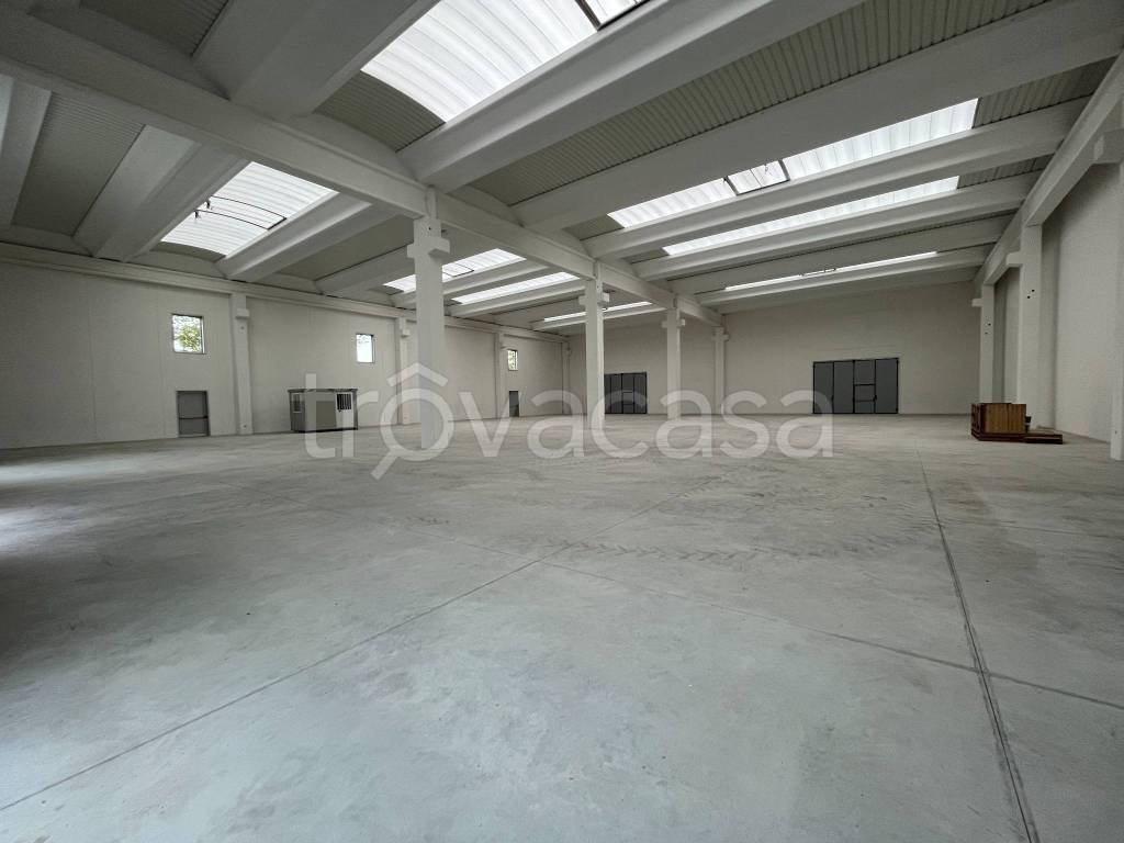 locale commerciale in affitto a Montirone