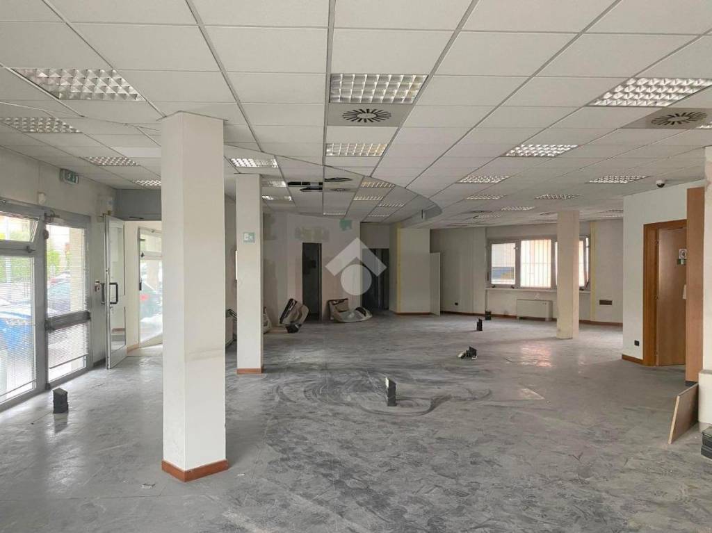 negozio in affitto a Nave