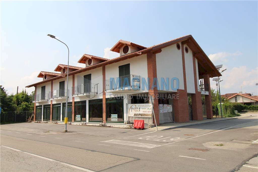 locale commerciale in affitto a Cavour