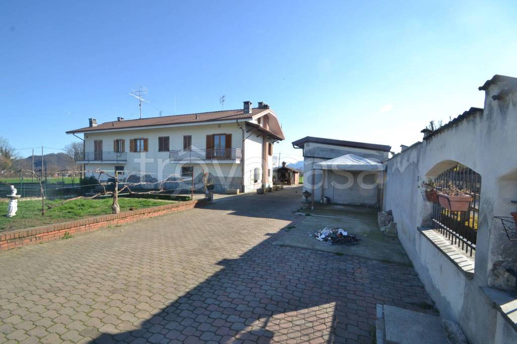 appartamento in affitto a Cavour
