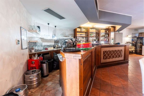 negozio in affitto a Cavour