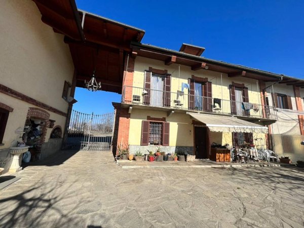 casa indipendente in affitto a Cavour