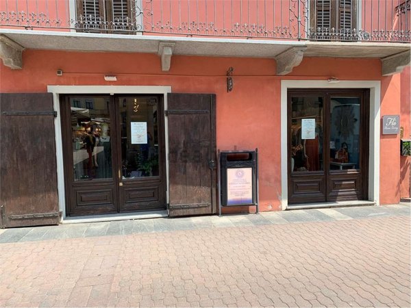 locale commerciale in affitto a Cavour