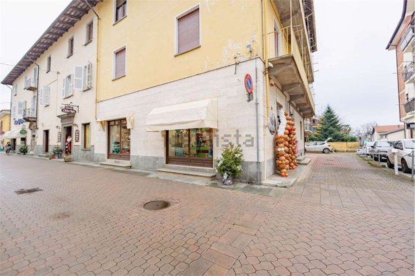 locale di sgombero in affitto a Cavour