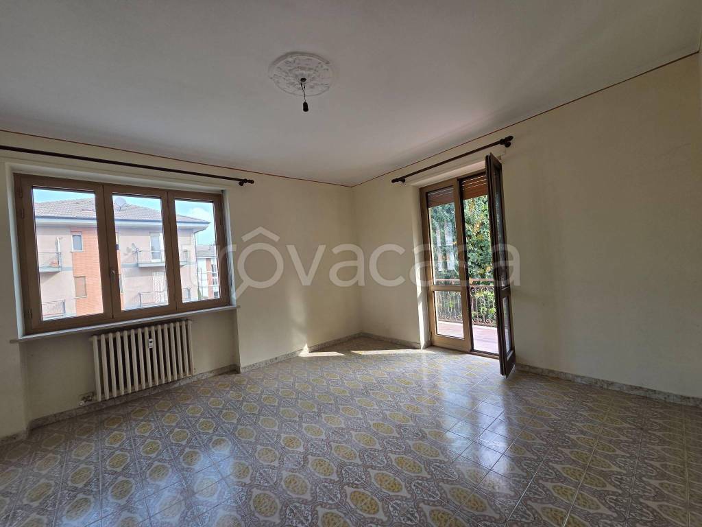 appartamento in affitto a Cavour