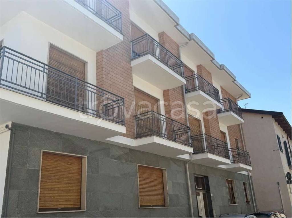 appartamento in affitto a Cavour