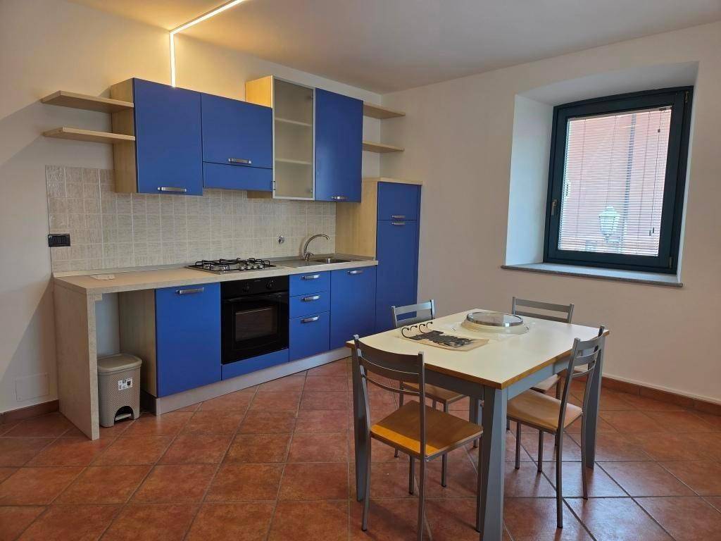 intera palazzina in affitto a Cavour