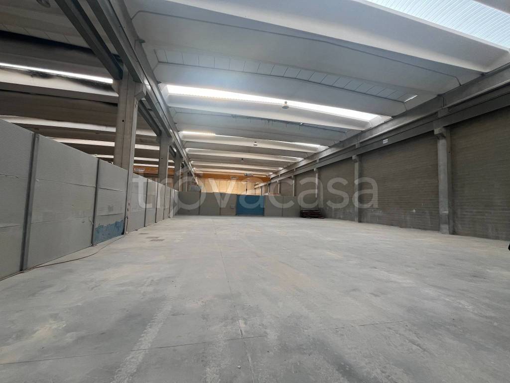 locale commerciale in affitto a Nuvolera