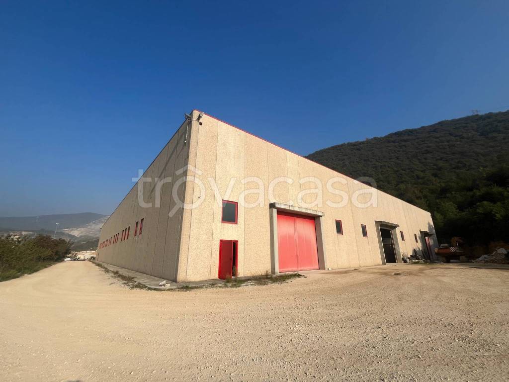 locale commerciale in affitto a Nuvolera