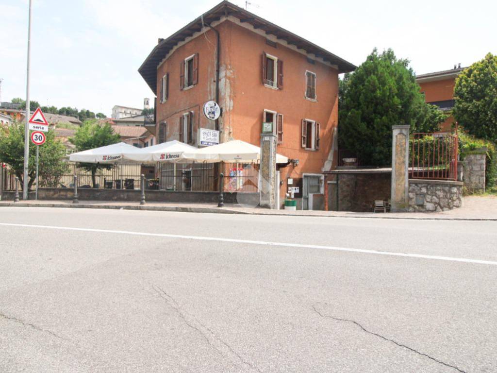 locale commerciale in affitto ad Odolo