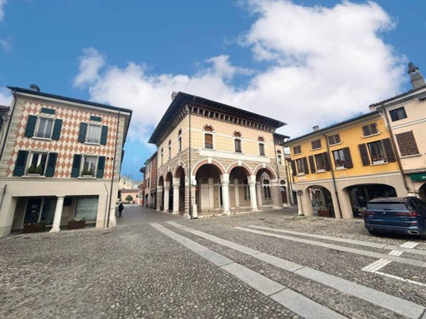 negozio in affitto ad Orzinuovi