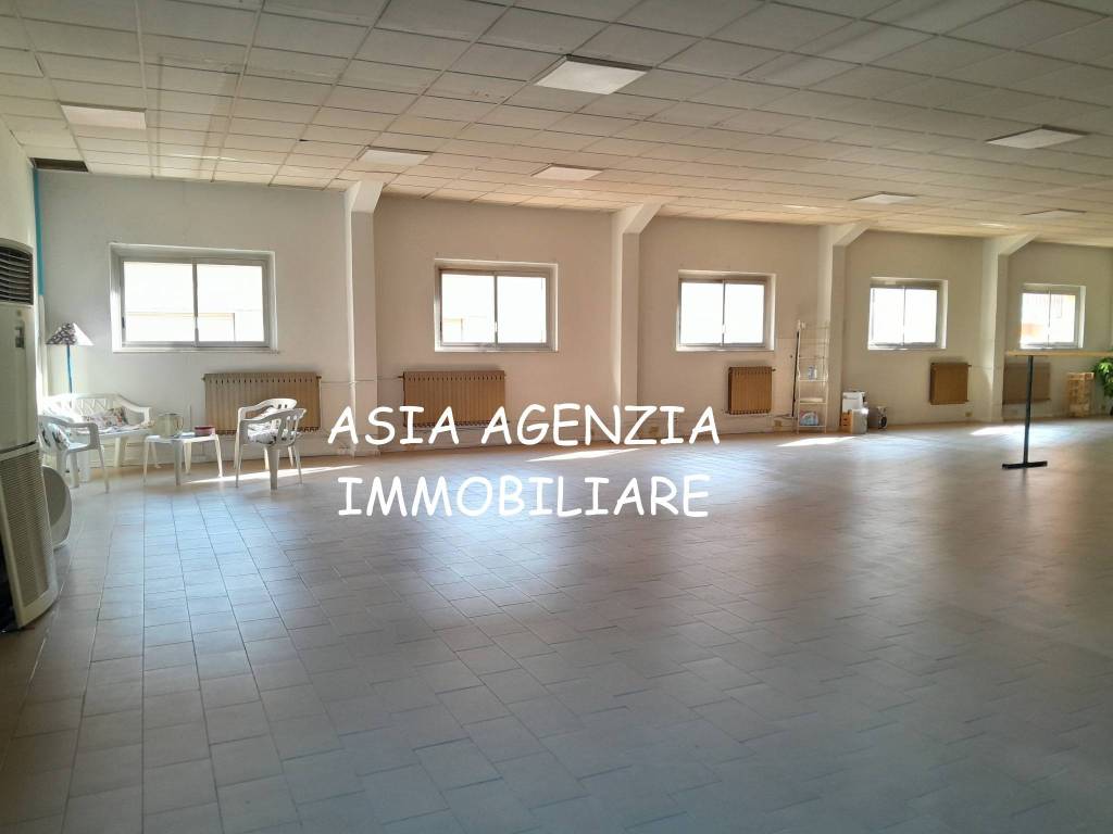 negozio in affitto ad Orzinuovi