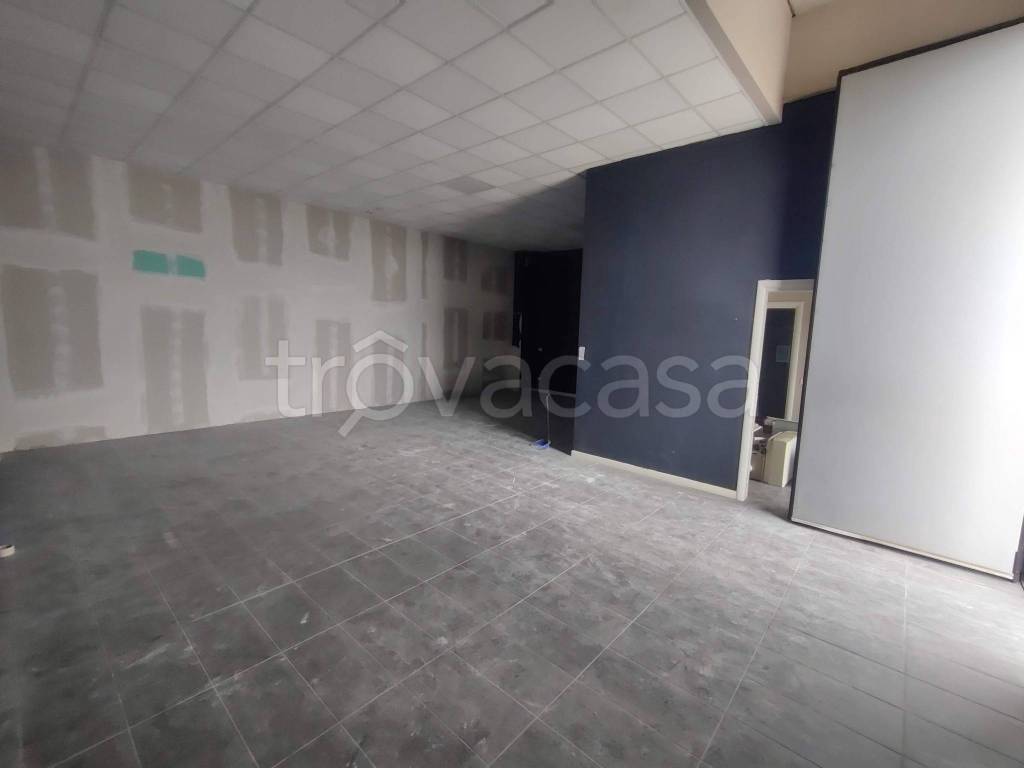 locale commerciale in affitto ad Orzinuovi