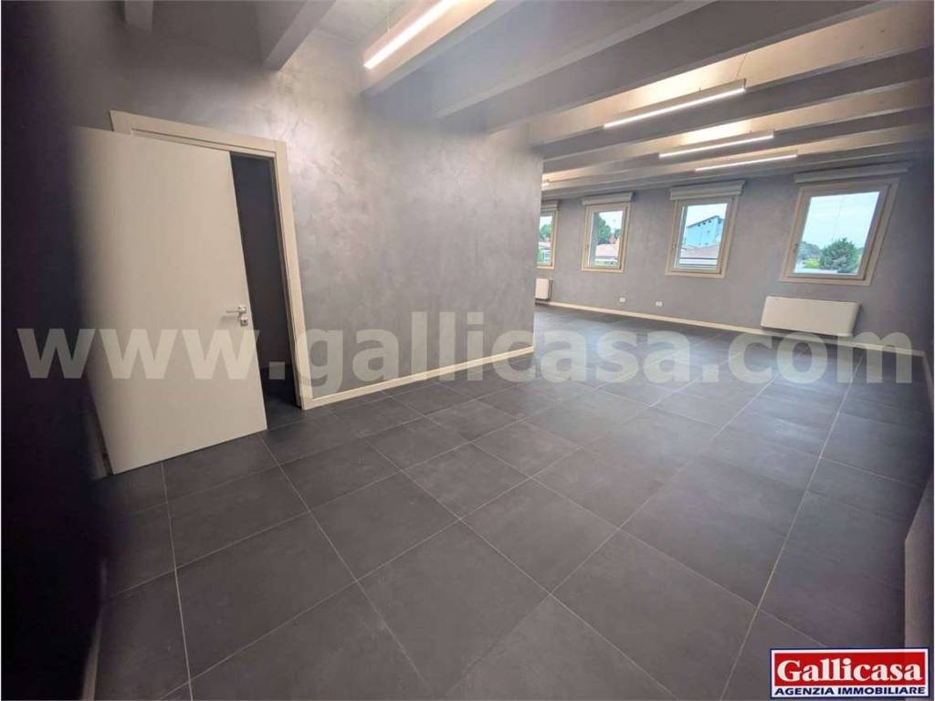 negozio in affitto ad Orzinuovi