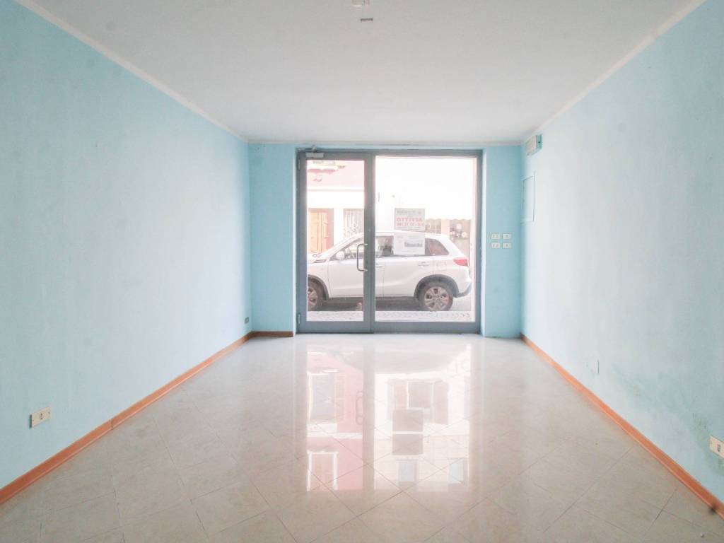 negozio in affitto ad Orzinuovi