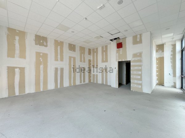 negozio in affitto ad Ospitaletto