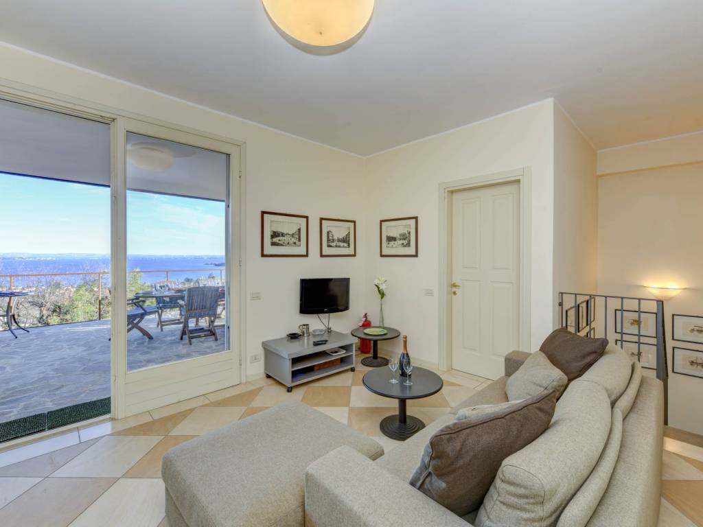 casa indipendente in affitto a Padenghe sul Garda