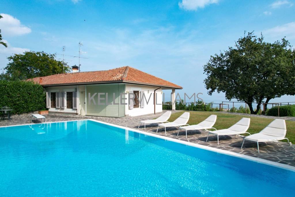 casa indipendente in affitto a Padenghe sul Garda