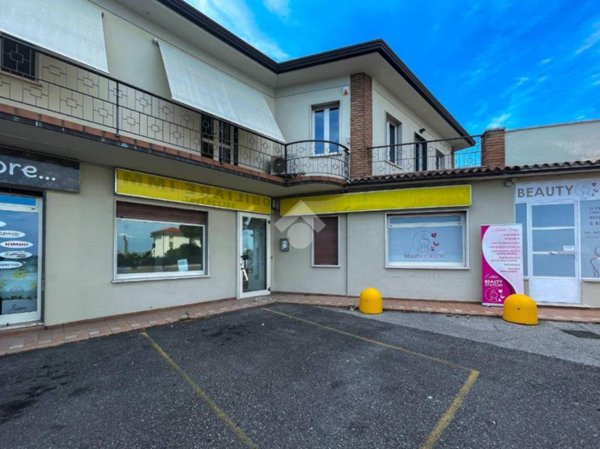negozio in affitto a Padenghe sul Garda