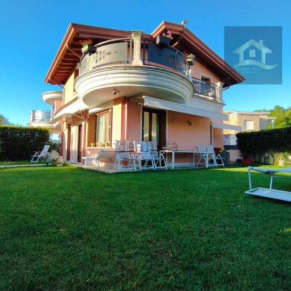 casa indipendente in affitto a Padenghe sul Garda