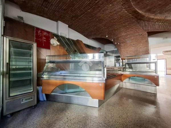 negozio in affitto a Padenghe sul Garda