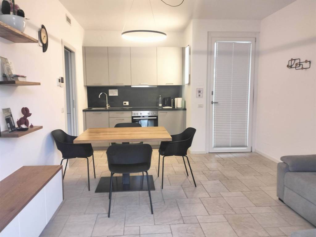 appartamento in affitto a Padenghe sul Garda