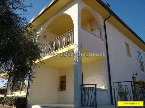 casa indipendente in affitto a Padenghe sul Garda