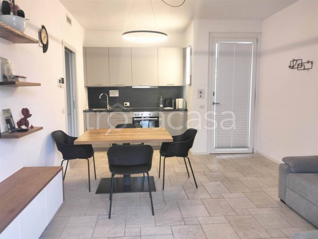 appartamento in affitto a Padenghe sul Garda