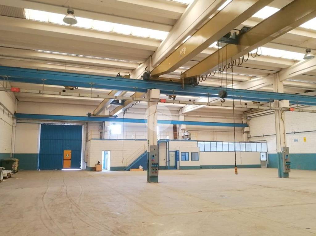 locale commerciale in affitto a Paderno Franciacorta