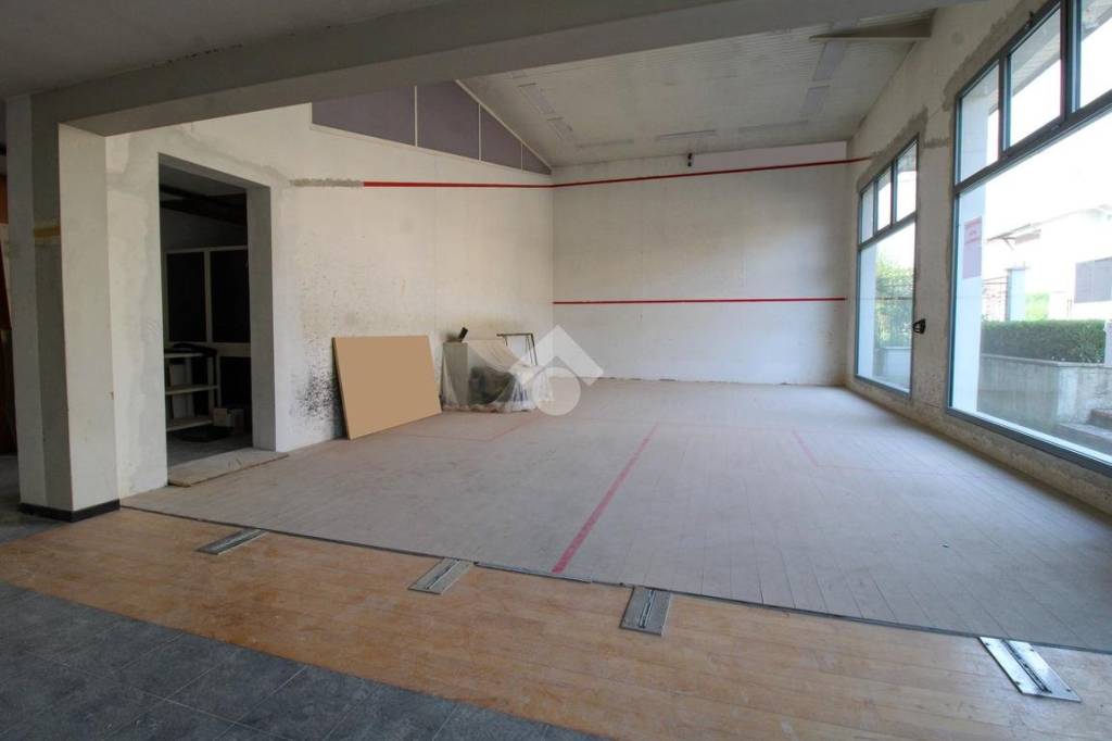 negozio in affitto a Palazzolo sull'Oglio