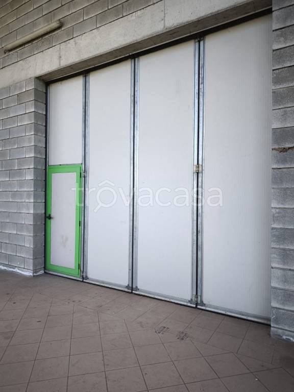 locale commerciale in affitto a Palazzolo sull'Oglio