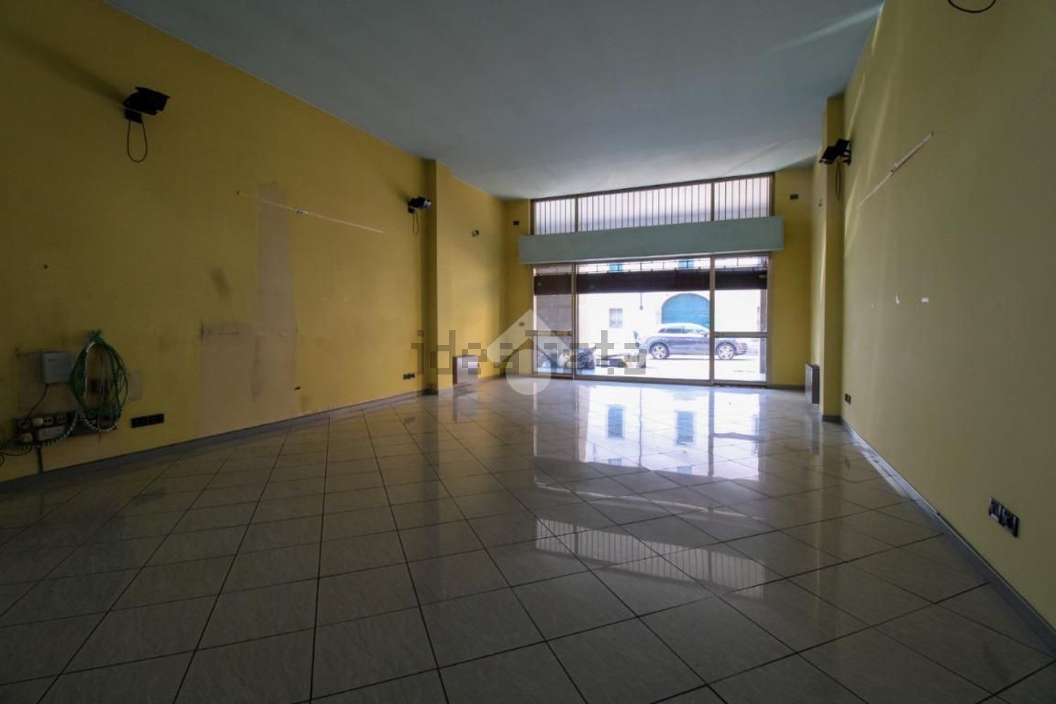 negozio in affitto a Palazzolo sull'Oglio